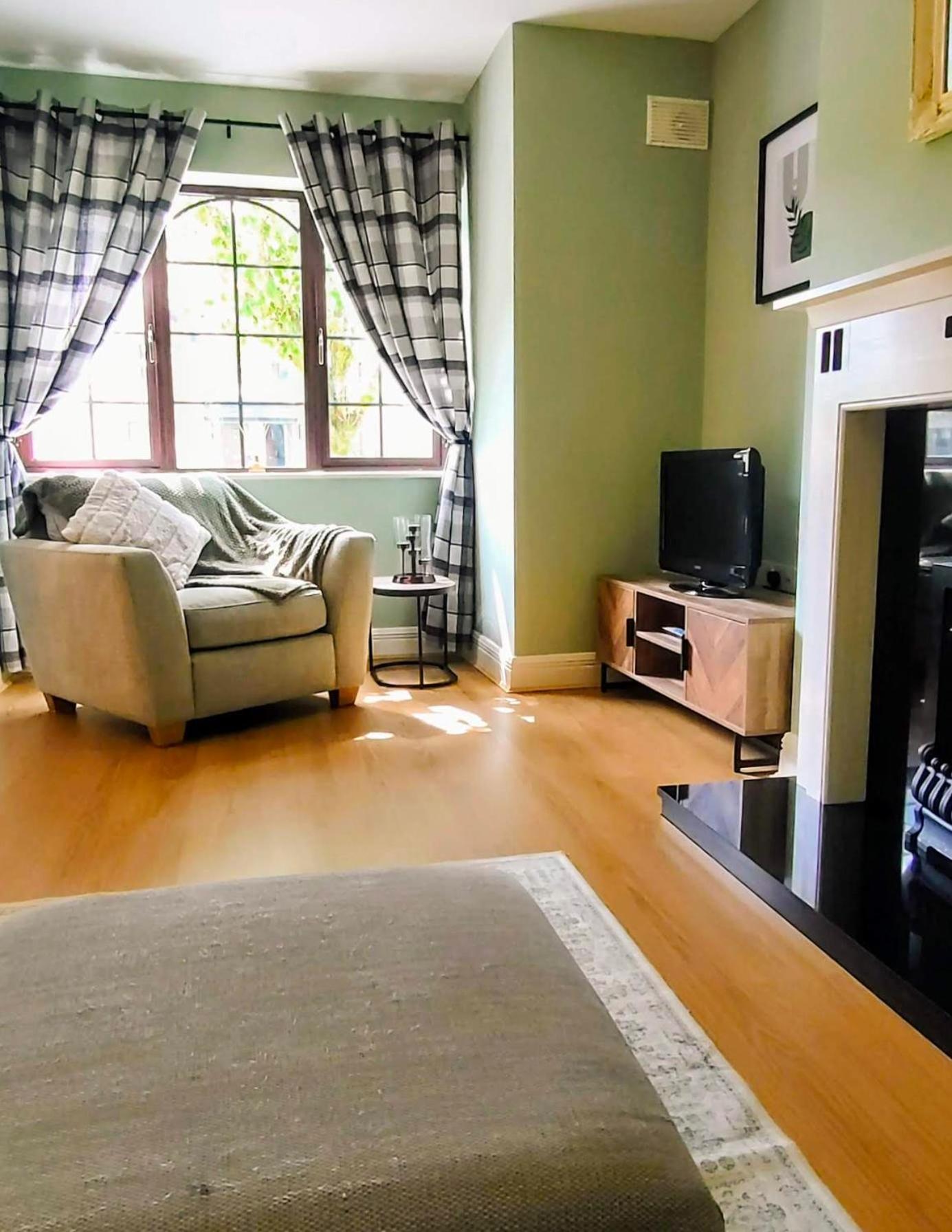 Rynn Haven - Enchanting Townhouse Lough Rynn Mohill Bagian luar foto