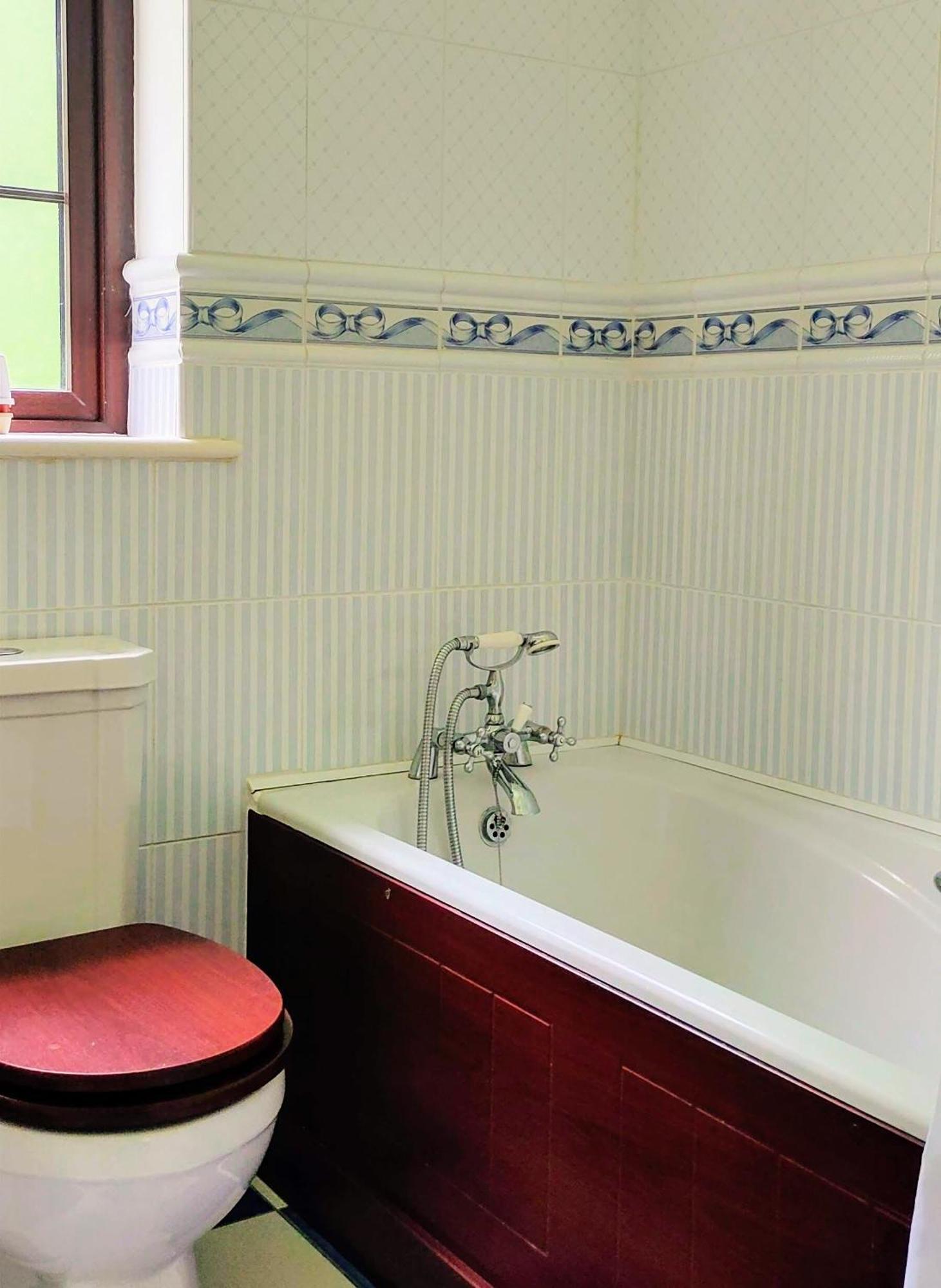 Rynn Haven - Enchanting Townhouse Lough Rynn Mohill Bagian luar foto